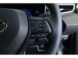 【レーダークルーズコントロール】アクセルペダルを踏まなくても、車間制御モードでは、先行車の車速変化に合わせた追従走行を行い、自動的に加速・減速・停止をします。