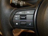 【ステアリングリモコン】ステアリングにオーディオ調節可能なスイッチが装備されていますので運転中でも視線をそらさずにオーディオの調節が可能です!