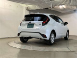 バックカメラが付いているので後方確認が非常にしやすいです。今や運転初心者も熟練者も必須装備!ついていて損はないですね♪