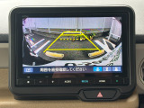 バックでの駐車が苦手な方や運転にあまり自信のない方でも後方の視界をしっかりサポート。安心して車庫入れが出来るバックカメラを装備しています!