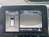 【アラウンドビューモニター】まるでクルマを真上から見下ろしたかのような視点で駐車をサポートします!クルマの斜め後ろや真横など、前後左右の4つのカメラの映像が合成されて、モニターに映し出されます。