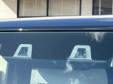 【スズキ セーフティサポート】走行中に前方の車両等を認識し、衝突しそうな時は警報とブレーキで衝突回避と被害軽減をアシスト。より安全にドライブをお楽しみいただけます。