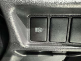 オートマチックハイビームとは、先行車や対向車のライトを認識し、ハイビームとロービームを自動で切り替える機能です。夜道の視界を確保します。詳細は販売店スタッフまでおたずねください。