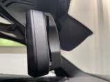 自動防眩機能を備えたルームミラー。ETC車載器を搭載しておりスタイリッシュかつ機能性を兼ね備えております。