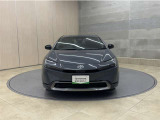 お車購入のポイントとなるフロントマスクです!シャープな目つきが印象的なデザインのヘッドランプです。
