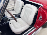 1967年式からレバー式のパーキングブレーキと変更されています。