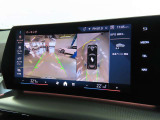 リアビューカメラ。ガイドラインとパークディスタンスコントロールで安全に車庫入れ可能。