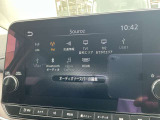 大画面の9インチメモリーナビです。案内表示なども見易く、クリアな画質を楽しんでいただけるフルセグ地デジTV、FM/AMラジオ再生、Bluetooth、USB接続による音楽再生など多数の機能も満載です!!