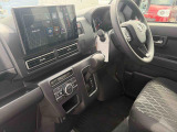 痛みの出やすい運転席シートの角、フロアマット、座面、ともに良好です