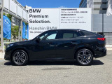 【XDrive】強大なパワーをXdriveシステムが瞬時に理想的な可変配分を行い、かつてない安心・快適・スポーティな走りを約束します。走行状況に応じてトルク配分を最適化してくれる優れものです!
