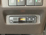 ハンドルの右下にETCがついています。高速道路の料金所の通過も楽々です!。カードの取り出しもしやすい場所についています。