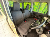 運転席シート廻りは使用感も少なく、良好な状態となっています。丁寧に使われていたことがよくわかりますね。
