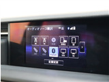 お車選びをお楽しみ頂けるよう、在庫車の展示スペースを十分に確保しております。