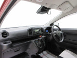 ダイハツのお店では、ダイハツ車を知り尽くしたプロフェッショナルが、専用の診断機器を使って各システムを点検しております。