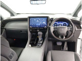 オシャレなインテリアで運転する気分も盛り上がりますよね^^