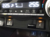 快適温熱シート(運転席・助手席)採用。長時間座っていると負担のかかりやすい肩や腰、寒い日に冷えやすい脚部に快適なぬくもりを伝えます。