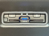 【ETC】有料道路を利用する際に料金所で停止することなく通過できる、ETC車載器(ノンストップ自動料金収受システム機器)が装備されています。セットアップを行うことで利用可能になります。
