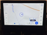 純正ナビを装備。タッチパネル式で使いやすく、お出かけもラクラクです。