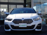 BMW在庫保有台数常時100台以上!ご来店の際はBMW本店(厚木市下荻野140-1)にご来店ください!弊社自慢の全天候型ショールーム!BMW在庫保有台数常時100台以上ございます!