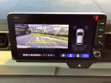 バックモニター付きで、車庫入れやバック時の後方確認をしっかりサポート。モニターに映し出される映像で死角も確認しやすく、狭い場所での駐車や後退時の操作をより安心して行えます。