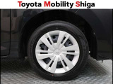 シンプルなデザインの純正ホイールキャップです。落ち着いたデザインですので車体と一体感があります。
