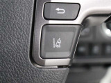 レーンディパーチャーアラート(LDA)車線逸脱防止支援システムが装備されています。