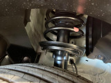 お車を安心してお乗りいただく為には、足回りの定期点検が欠かせません。サービスサポート(有償保証)では無料点検もご提供しており、安心のカーライフをお過ごしいただけるサポート体制が整っています。