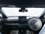 落ち着いたカラーの内装で、ゆったりと運転したい方に。