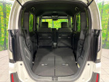 普段のお買い物や通勤、送迎等に十分な荷室スペースを確保しております。セカンドシートを倒すと、大きな荷物の積載も可能です♪