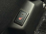 運転席・助手席にシートヒーターを装備!スイッチONですぐに座面が温まり、冬場の寒い日や早朝のドライブも快適に過ごせます。エアコンが効き始める前の冷え込む車内でも重宝する、嬉しい快適装備です。