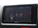 CD・DVD(再生機能)・ブルートゥース等を使用することができます。