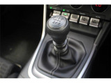 大好評のボディコーティング「ハイモースコート」もご納車までに施工可能。雨染みや線傷など中古車だからと諦めていませんか?ピカピカの状態でお乗り出しいただけます。