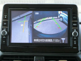 サイドブラインドモニターは、狭い道での離合の際に安心です。