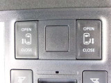 両側パワースライドドア付♪狭い駐車スペースなどでの乗り降りラクラク!小さなお子さまのいるご家庭には嬉しい装備♪