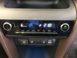 オートエアコンを装着しておりますので車内をお好みの快適な温度に保つことが可能です!