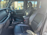 助手席も落ち着いて乗車いただけます。