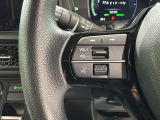 ステアリングにオーディオ操作スイッチが付いています。オーディオ画面に直接タッチしなくても操作が出来ますので、運転に集中できます。
