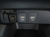 便利な充電用USBジャックも付いています☆周辺機器の充電にご利用頂けます☆