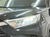 LEDヘッドライトです。デザイン性がよくとても明るいので、夜間の走行や悪天候でも安心です。しかも長寿命!