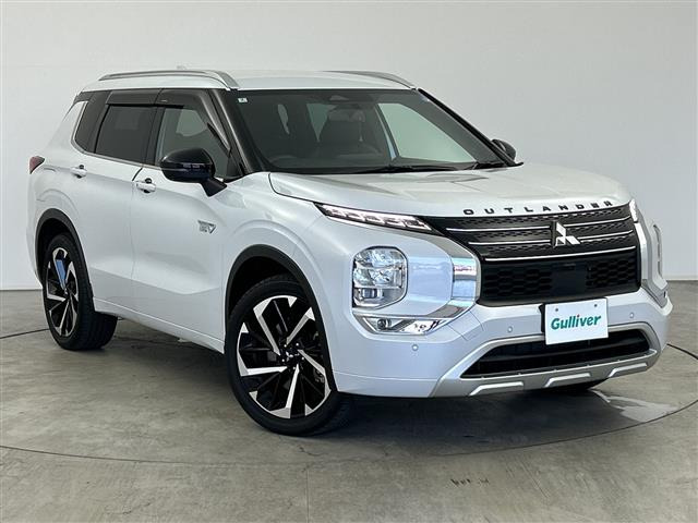 アウトランダー PHEV 2.4 P 4WD 本革シート