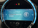 ●Apple Car Play:スマホとの有線接続で、ナビ・オーディオ再生などスマホのアプリ機能が画面でも使える便利機能です!