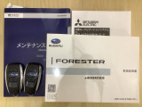 スマートキーは鍵をバッグに入れたままでもドアロックの開閉やエンジンのON・OFFができます。夜間や雨の日も鍵を探さなくて良いので便利です。