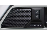MERIDIANサウンドシステムは、澄みきった高音から深みのある低音まで、すべての音とリズムを鮮やかに再生します。