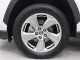 18インチアルミホイール(スーパークロームメタリック塗装)を装着しています。タイヤサイズ225/60R18