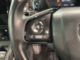 ステアリングにオーディオ操作スイッチが付いています。オーディオ画面に直接タッチしなくても操作が出来ますので、運転に集中できます。