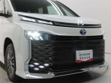 高輝度で点灯速度が速く、しかも消費電力の少ないLEDヘッドライトが装備されています!LEDの明るい光が走行中の視界の確保をサポートして、夜のドライブがより楽しく安全に運転できます♪