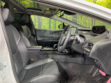 運転席シート廻りは使用感も少なく、良好な状態となっています。丁寧に使われていたことがよくわかりますね。
