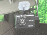 【ドライブレコーダー】ドライブレコーダー装備!走行中はもちろん、あおり運転や事故に遭遇した際、映像で記録し、万一のリスクに備えます。※記録用SDカードはお客様ご自身でご準備いただく必要があります。