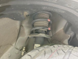 お車を安心してお乗りいただく為には、足回りの定期点検が欠かせません。サービスサポート(有償保証)では無料点検もご提供しており、安心のカーライフをお過ごしいただけるサポート体制が整っています。