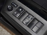 電動格納式ドアミラー・パワーウインドウを装備しています。